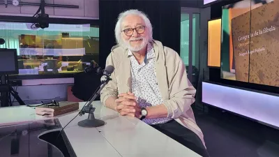 Miguel Ángel Federik en los estudios de RFI, antes de ser entrevistado por Jordi Batalle en los estudios que comparte con France 24 y que se difunde por las redes sociales en más de diez idiomas.