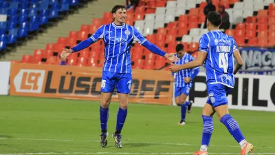 Fútbol: Godoy Cruz aplastó a Deportivo Riestra y afianzó su buen momento