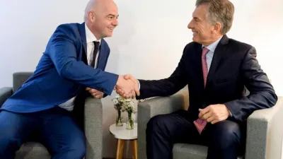 Gianni Infantino y Mauricio Macri (Foto: NA)