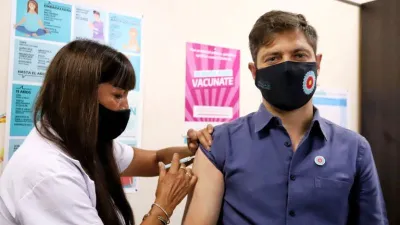 Axel Kicillof vacunado Covid