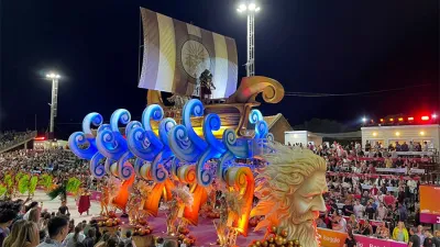 El orden de desfile en esta segunda noche será el siguiente: Marí Marí (Club Central Entrerriano), Kamarr (Centro Social y Cultural Sirio Libanés), Ará Yeví (Club Tiro Federal) y Papelitos (Club Juventud Unida).