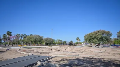 Por la obra de la plaza Le Petit Pisant habrá desvíos a la circulación en la Costanera