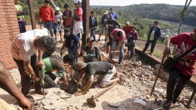 Los restos fueron descubiertos debajo del piso de uno de los baños de una casa que perteneció al dictador paraguayo Alfredo Stroessner.  
