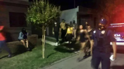 policía fiesta clandestina