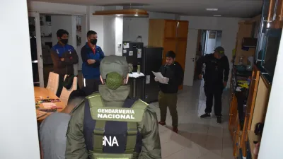Tras múltiples allanamientos, detuvieron a cuatro personas por triple crimen de Ibarlucea