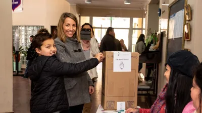 Stratta votando en las PASO