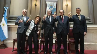 Los jueces de la Corte Suprema de Argentina Ricardo Lorenzetti (izquierda), Elena Highton de Nolasco (recién renunciada), Carlos Rosenkrantz, Juan Carlos Maqueda y Horacio Rosatti, recién elegido presidente.