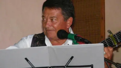 Tachuela González