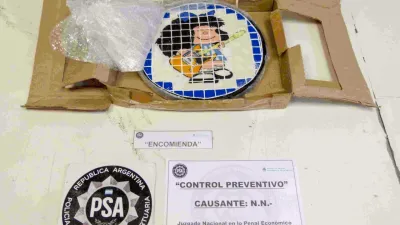 Desarticularon una organización que traficaba drogas en encomiendas con imagen de Mafalda