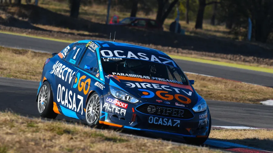 Padre e hijo giraron en Paraná: Leonel y Thiago Pernía probaron sus autos de TN