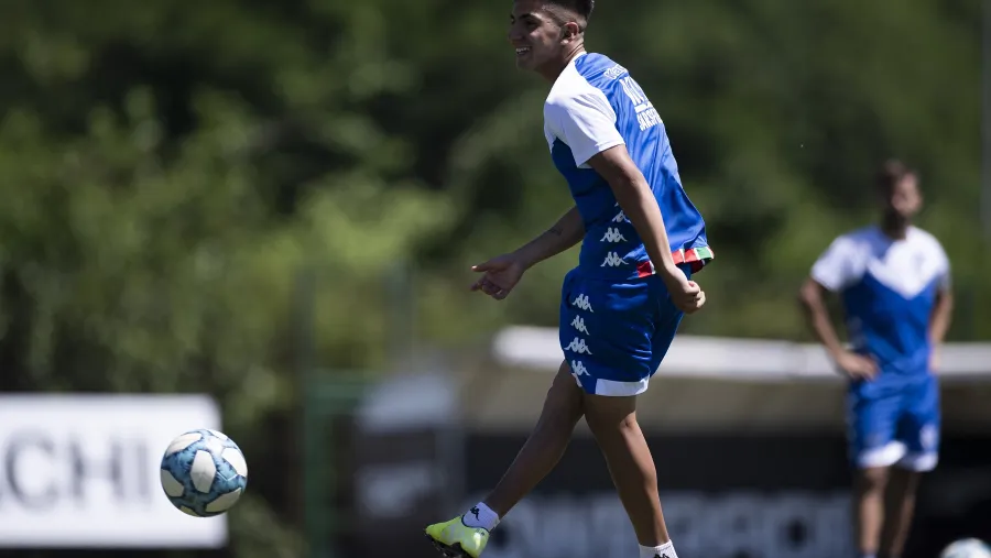Thiago Almada Vélez retomó los entrenamientos con la mente puesta en Patronato