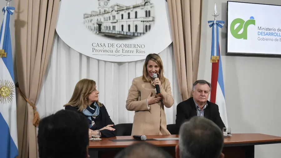 Entregaron más de tres millones de pesos a federaciones y asociaciones deportivas