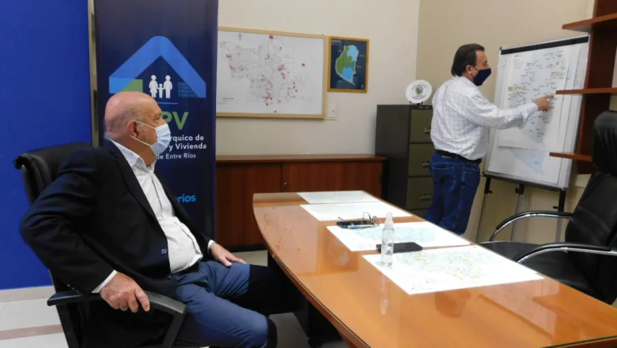 Evaluaron la política habitacional del departamento Uruguay