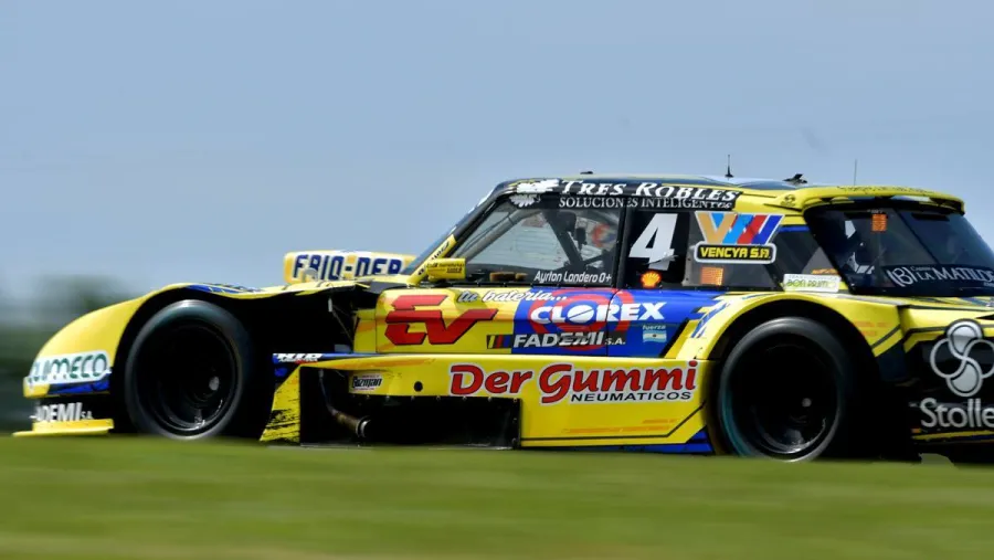 Ayrton Londero El entrerriano Ayrton Londero se adjudicó una de las pole del TC Pista