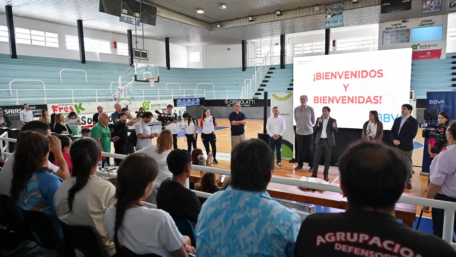 Referentes deportivos y sociales se capacitan con Escuela de Formadores