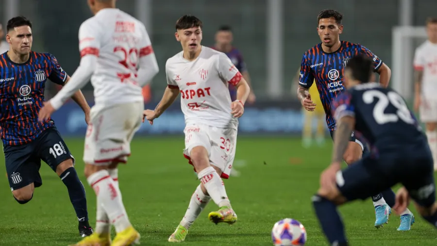 Talleres empató con Unión y River quedó más cerca del título