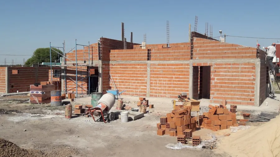 En Larroque y Viale se construyen viviendas con fondos provinciales En Larroque y Viale se construyen viviendas con fondos provinciales