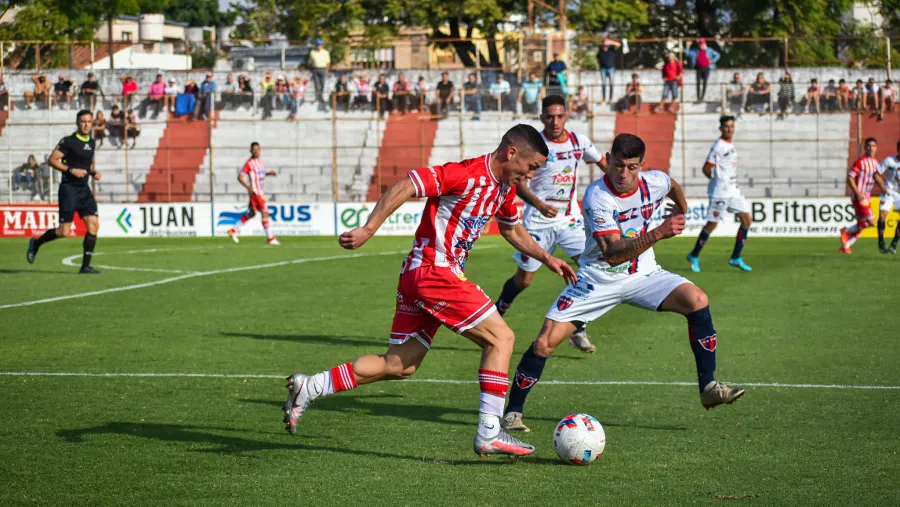 Federal A: un bahiense dirigirá el partido de Atlético Paraná ante Gimnasia y Tiro