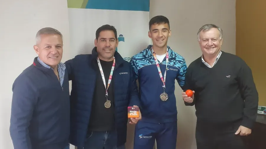 Santiago Arraigada fue recibido por el secretario de Deportes de la provincia Santiago Arraigada fue recibido por el secretario de Deportes de la provincia