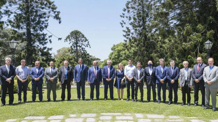 Mañana a las 17 en Casa de Gobierno, el Presidente y los gobernadores firmarán el nuevo Consenso Fiscal. Mañana a las 17 en Casa de Gobierno, el Presidente y los gobernadores firmarán el nuevo Consenso Fiscal.