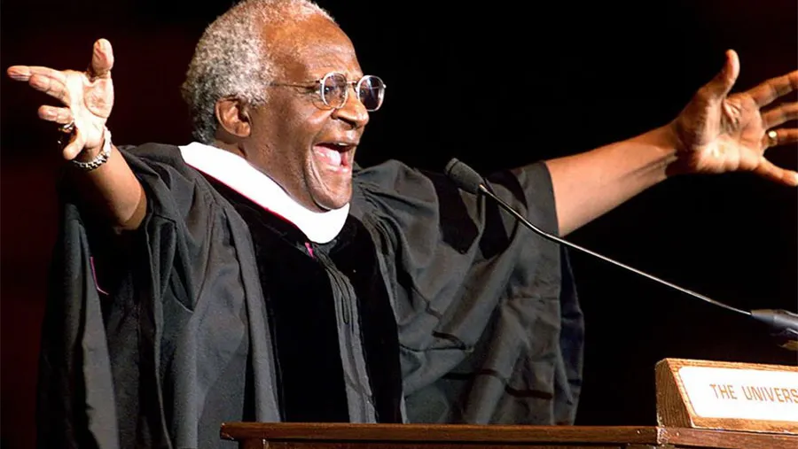 Imagen de archivo del arzobispo emérito de Ciudad del Cabo Desmond Tutu, activista sudafricano ganador de un Nobel de la Paz, arzobispo anglicano retirado de Ciudad del Cabo y que luchó por la justicia racial y los derechos LGTB.
