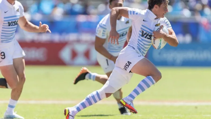 Con el paranaense Franco Rossetto, “Los Pumas 7s” debutaron con un triunfo en Hong Kong