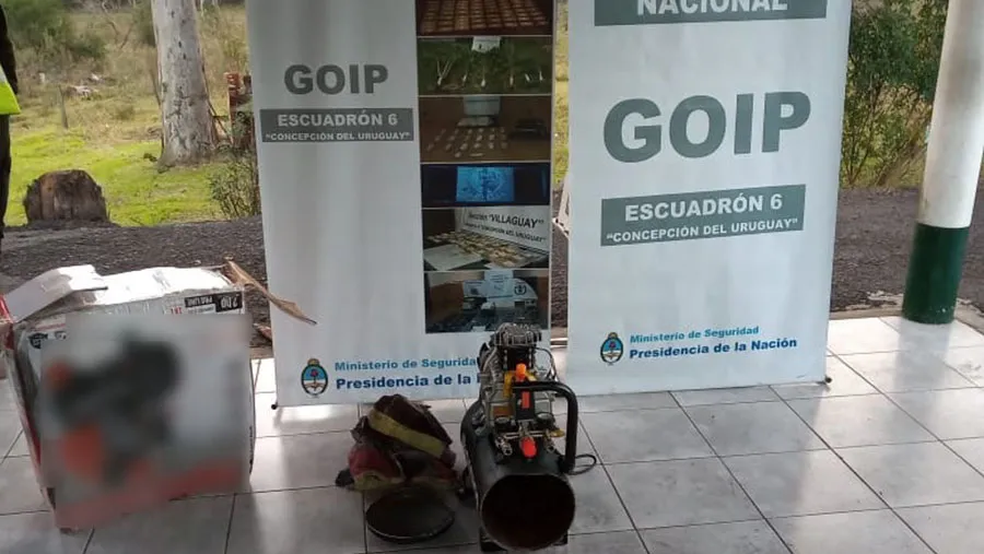 Tres personas fueron detenidas durante los procedimientos realizados por Gendarmería Nacional. Tres personas fueron detenidas durante los procedimientos realizados por Gendarmería Nacional.