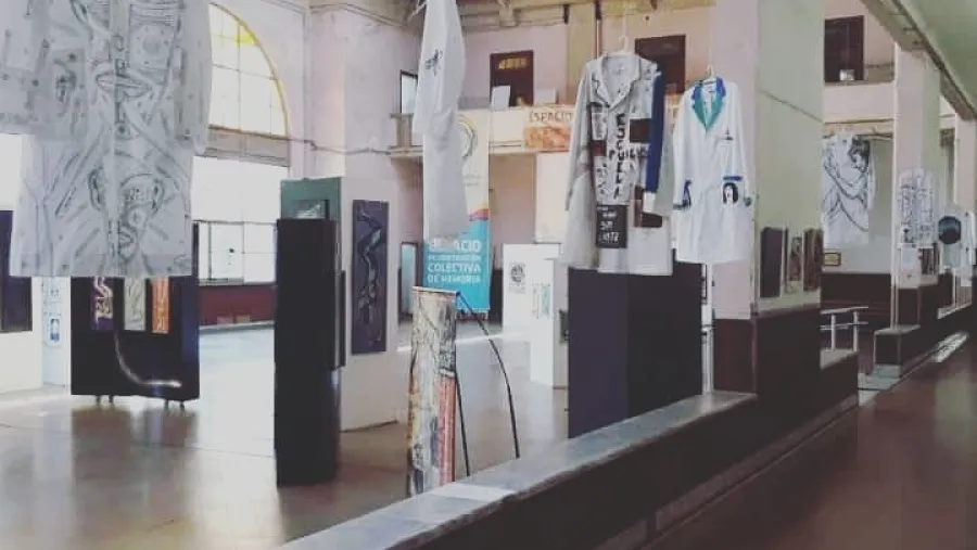 Muesta "La piel de la escuela pública"