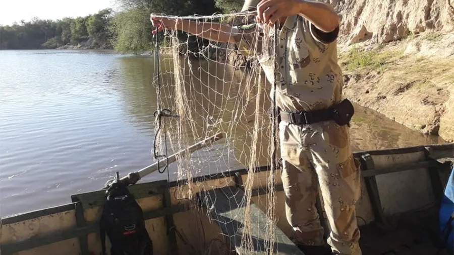 Los operativos conjuntos entre la Policía y la Prefectura previenen el delito en la zona rural.