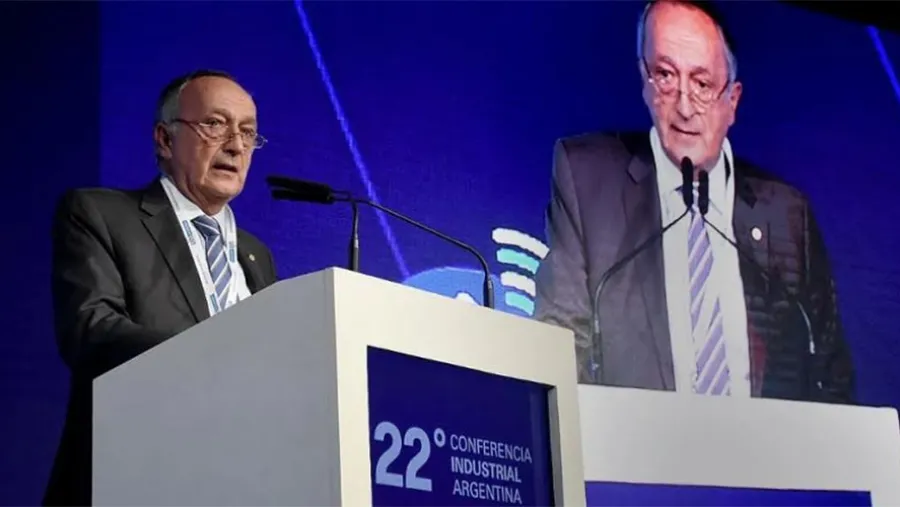 Miguel Acevedo es el titular de la UIA y reconoció que el endurecimiento de la cuarentena “era una medida necesaria que tenía que tomar el gobierno de acuerdo a cómo venía el crecimiento de los casos”.