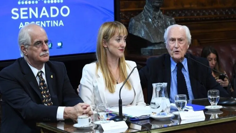 comisión de Acuerdos