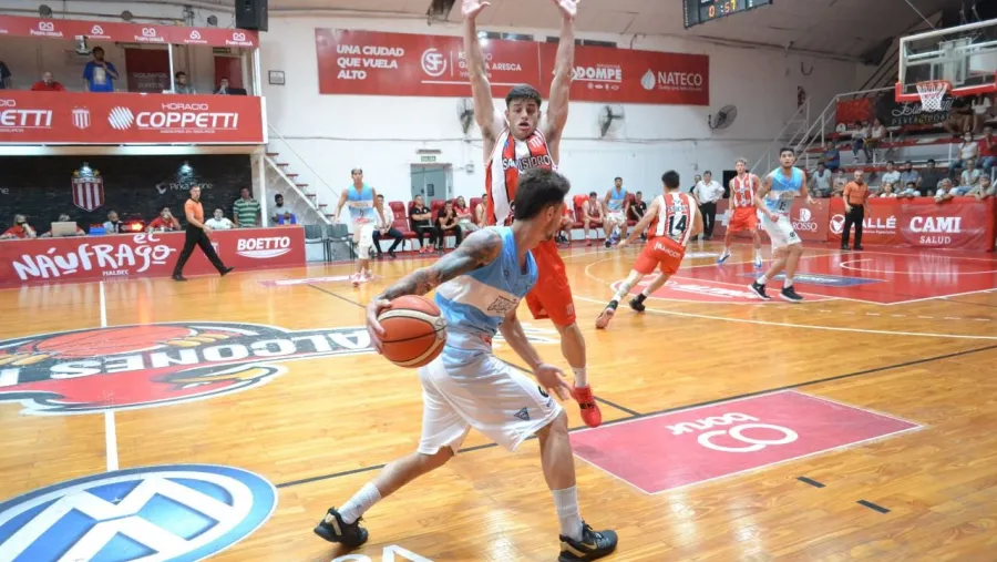Echagüe sufrió una nueva y abultada derrota en la Liga Argentina de Básquet