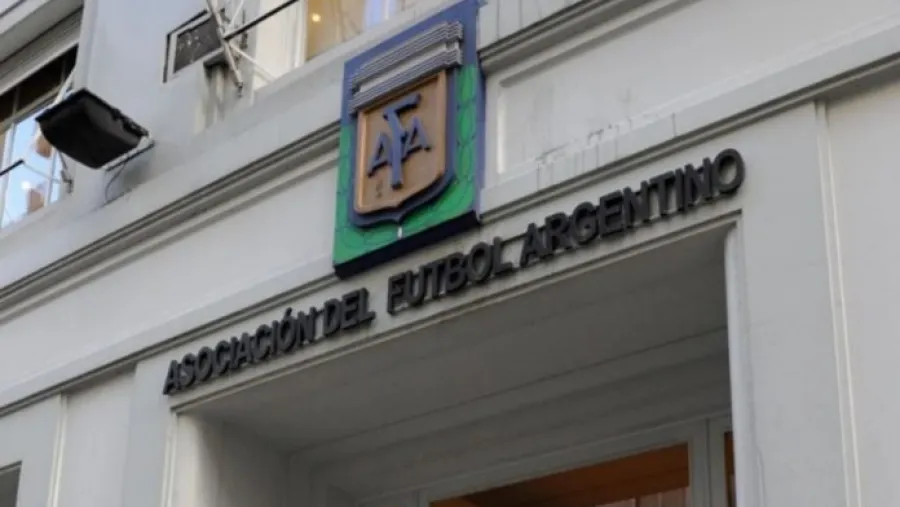 Tras otra reunión en AFA, sigue la incertidumbre por la posible anulación de los descensos