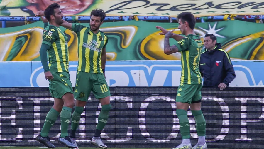 Aldosivi sorprendió a Colón y le propinó un duro revés en Mar del Plata