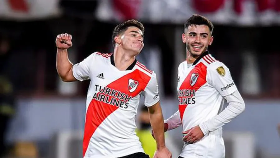 Con seis goles de Julián Álvarez, River vapuleó a Alianza Lima en el Monumental