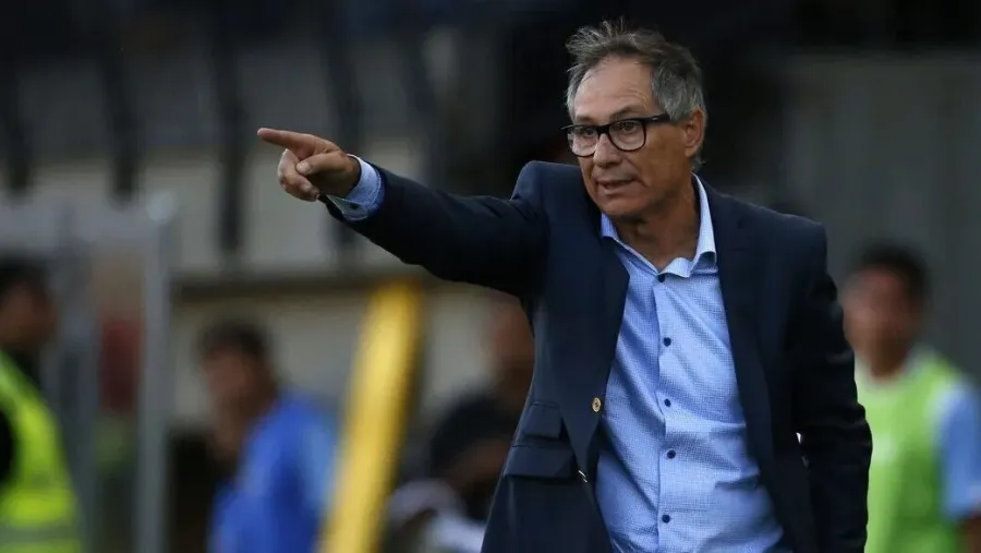 Rosario Central dio un golpe de timón y anunció la llegada de Ariel Holan