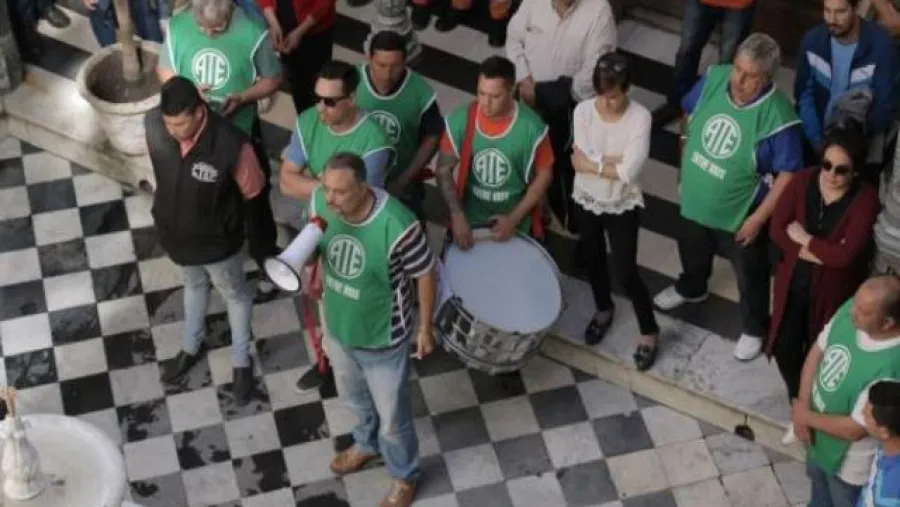 ATE marchó a la Municipalidad de Paraná en rechazo a la oferta salarial