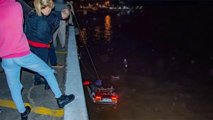 El accidente fatal ocurrió este sábado en La Paz. Testigos indicaron que la víctima quiso estacionar y realizó una mala maniobra que terminó en tragedia. El accidente fatal ocurrió este sábado en La Paz. Testigos indicaron que la víctima quiso estacionar y realizó una mala maniobra que terminó en tragedia.