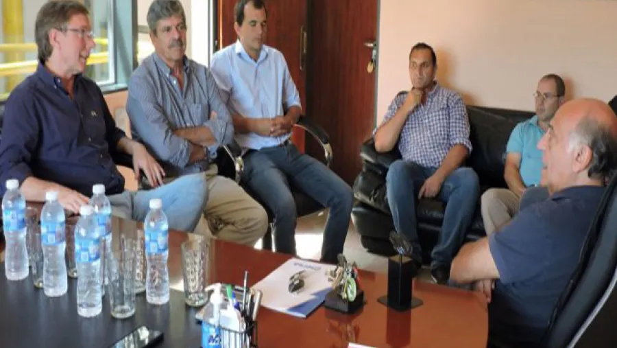 Bahillo con dirigentes del frigorífico San Justo Bahillo con dirigentes del frigorífico San Justo