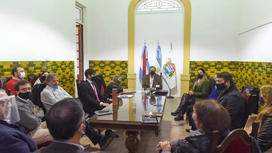 Bahl analizó junto a su gabinete la fase de distanciamiento social y obras a realizar