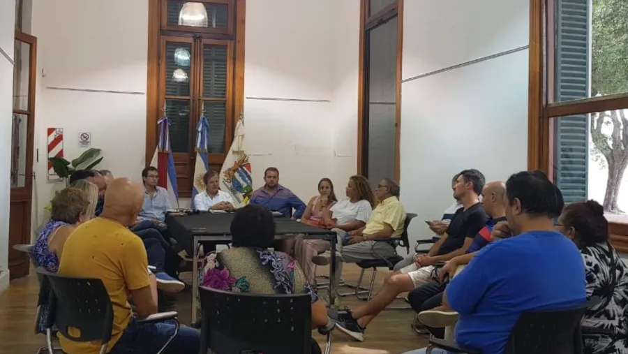 Bahl se reunió con vecinos por la falta de agua Bahl se reunió con vecinos por la falta de agua
