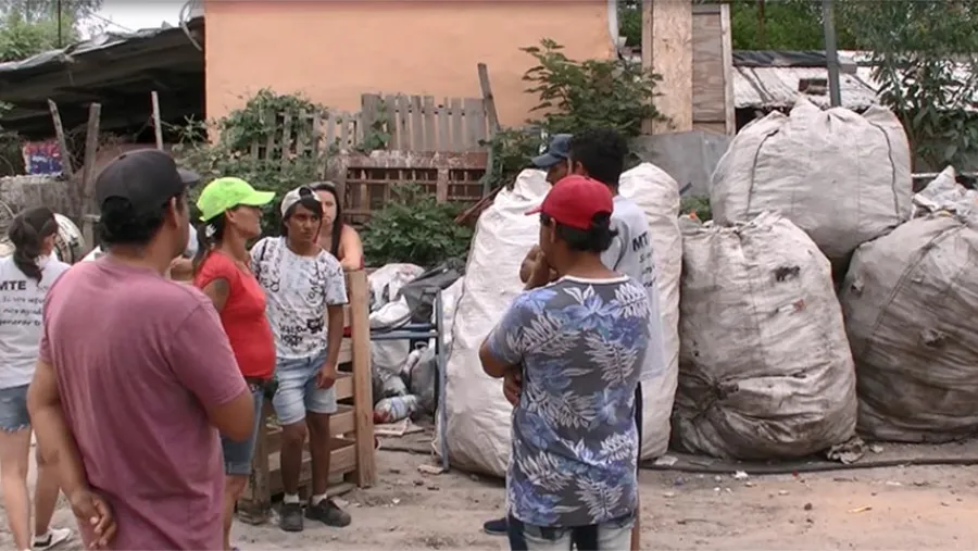 La separación de los residuos necesita de un mayor acompañamiento del Estado Municipal de Paraná. La separación de los residuos necesita de un mayor acompañamiento del Estado Municipal de Paraná.