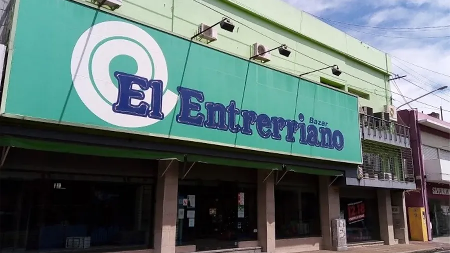 Al disponer la quiebra de Bazar El Entrerriano, el juez decretó “la inhibición general de bienes de la empresa”; la “inhabilitación” de los integrantes de la sociedad; y ordenó “prohibir a los integrantes del directorio, ausentarse del país”.