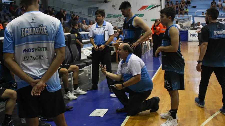 “El equipo se consolidó como grupo”, consideró el entrenador de Echagüe, Oscar Bonell