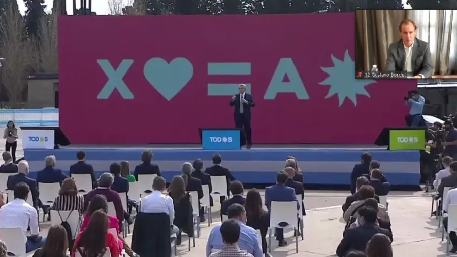 Bordet en acto con Fernández