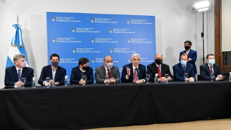 Bordet junto a Domínguez