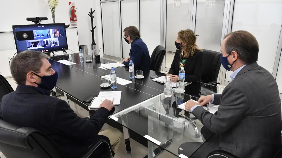 Puertos, energía y caminos, temas de la reunión de Bordet con ministros nacionales Puertos, energía y caminos, temas de la reunión de Bordet con ministros nacionales