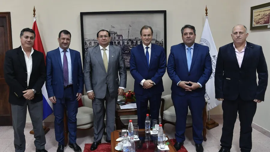 Reunión con autoridades portuarias de Paraguay Reunión con autoridades portuarias de Paraguay