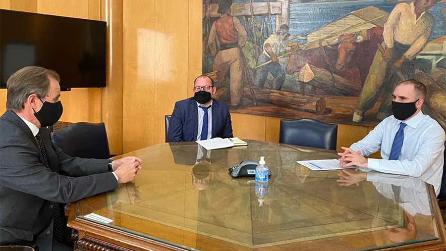 Gustavo Bordet se reunió con el ministro de Economía de la Nación, Martín Guzmán, para analizar el escenario para la reactivación de la actividad en la provincia. Gustavo Bordet se reunió con el ministro de Economía de la Nación, Martín Guzmán, para analizar el escenario para la reactivación de la actividad en la provincia.