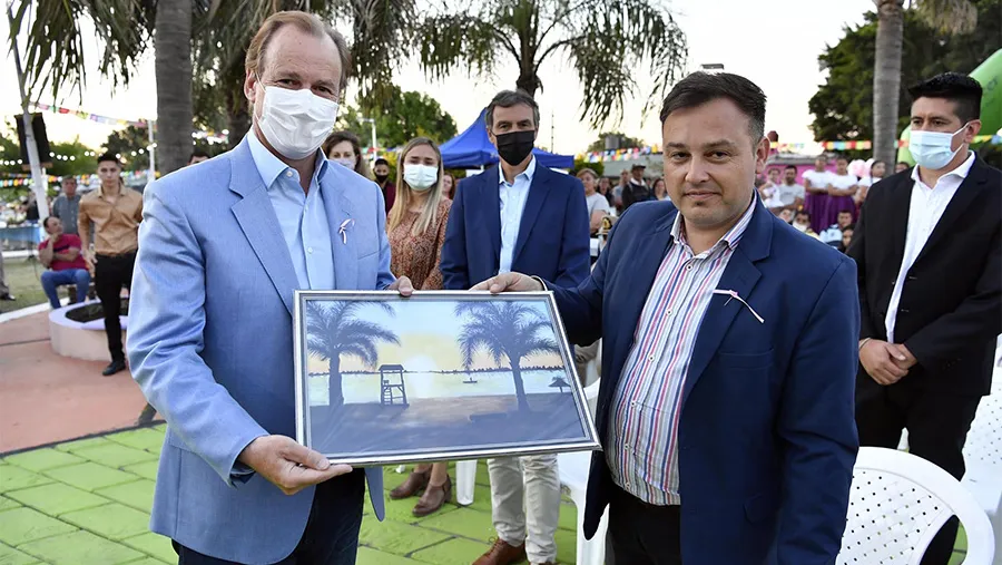 El gobernador Gustavo Bordet participó del aniversario de Piedras Blancas.